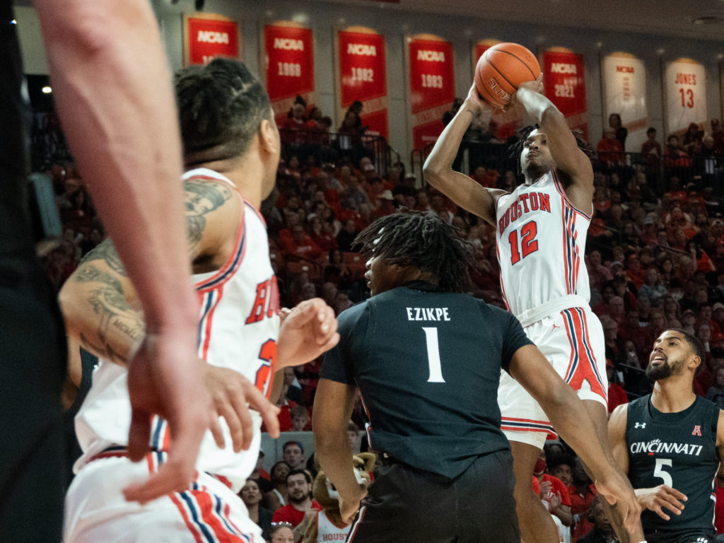 University of Houston guard Tramon Mark is a mid-range master. (Photo by F. Carter Smith) 