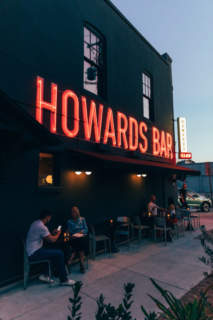 Howard's Bar in Austin, Texas (photo by Justin Cook)