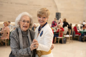 Ramona Jones, Donna Arp Weitzman, President KidneyTexas, Inc. (Photo by Danny Campbell, Thomas Garza, Rob Wythe/Wythe Portrait Studio)