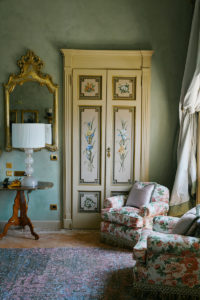 Passalacqua-315 39 – Junior Suite in the Villa with lake view details © Stefan Giftthaler