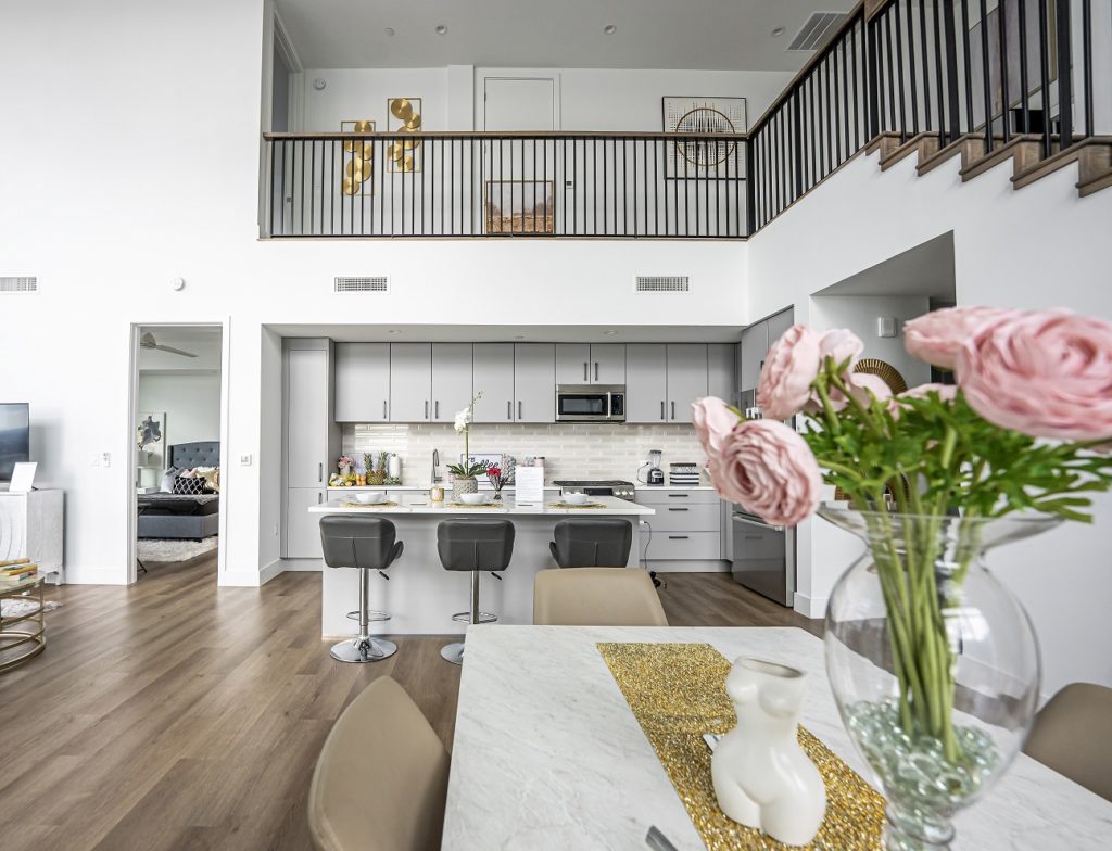 The VIP Recovery Care penthouse can accommodate traveling companions or family members of cosmetic surgery patients for the duration of their stay.