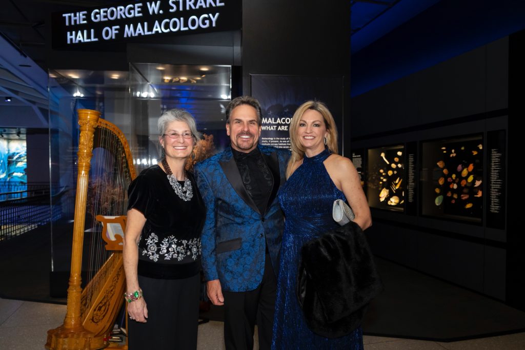 Linda Murray, Duke & C.C. Ensell at the Ars Lyric gala held at the Houston Museum of Natural Science. (Photo by Annie Mulligan)