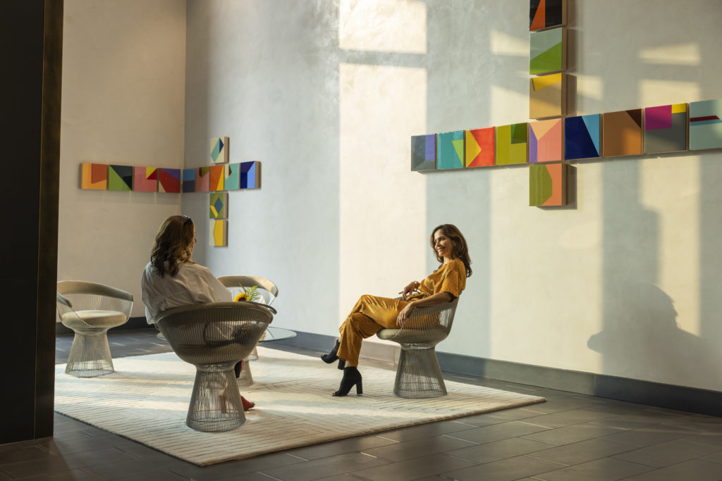 Find custom art installations throughout AMLI Fountain Place.