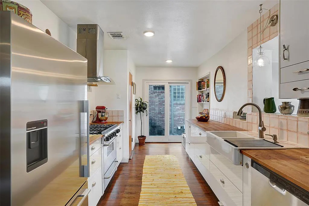 923 Bison Trl, Dallas, TX 75208 | $765,000