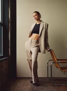 Aritzia – Babaton Agency pant