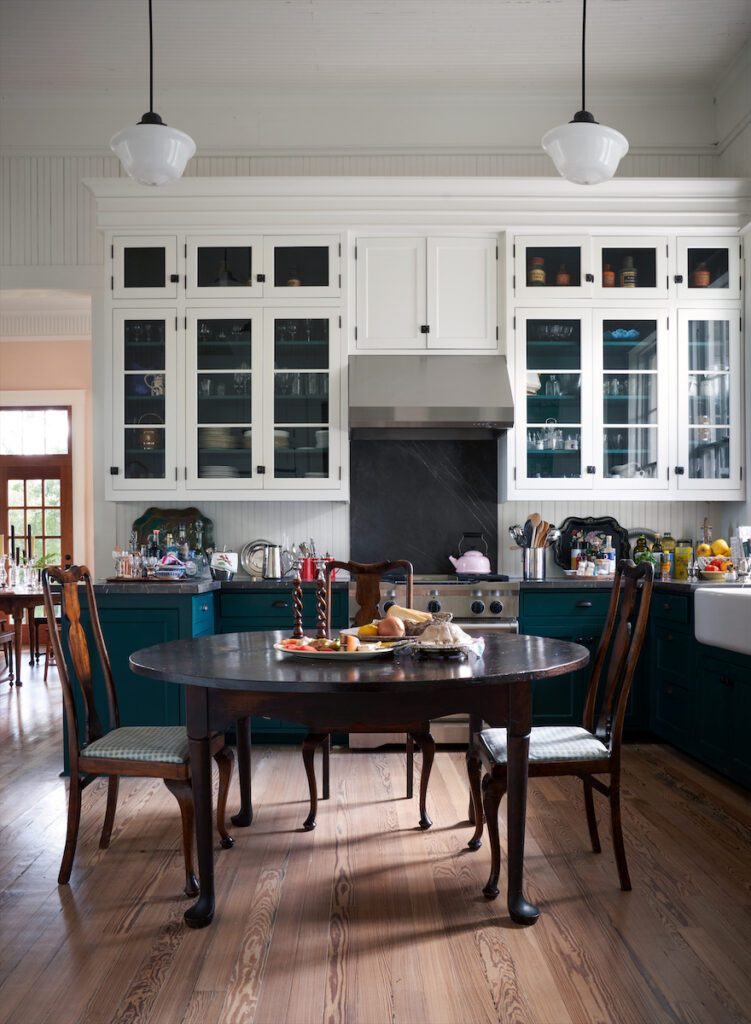 The train depot’s original ticket counter became the kitchen, which was
remodeled in 2013 by Ryan Gordon. Bill Caudell had the original cabinets copied
and new ones built. (Photo by PÄR BENGTSSON)