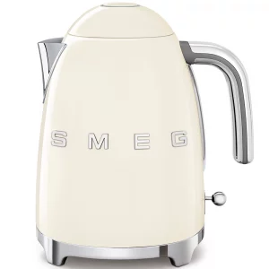 Bering’s SMEG Electric Kettle Cream