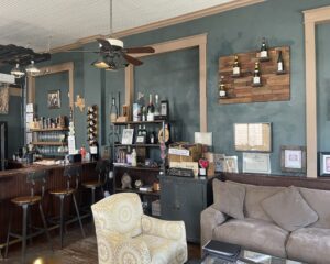 H-Wines has comfortable open floor seating, bar seating and table seating for guests.