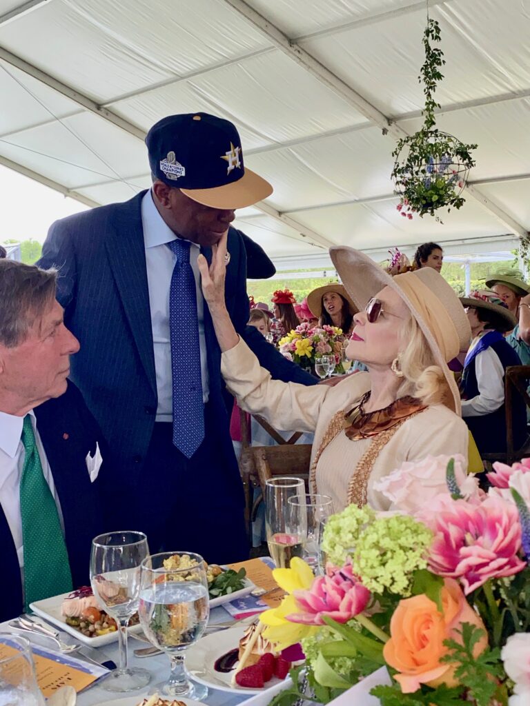 Mack Fowler, Mayor Sylvester Turner, Lynn Wyatt at the Hermann Park Conservancy's 'Hats in the Park' luncheon (Photo by Shelby Hodge)