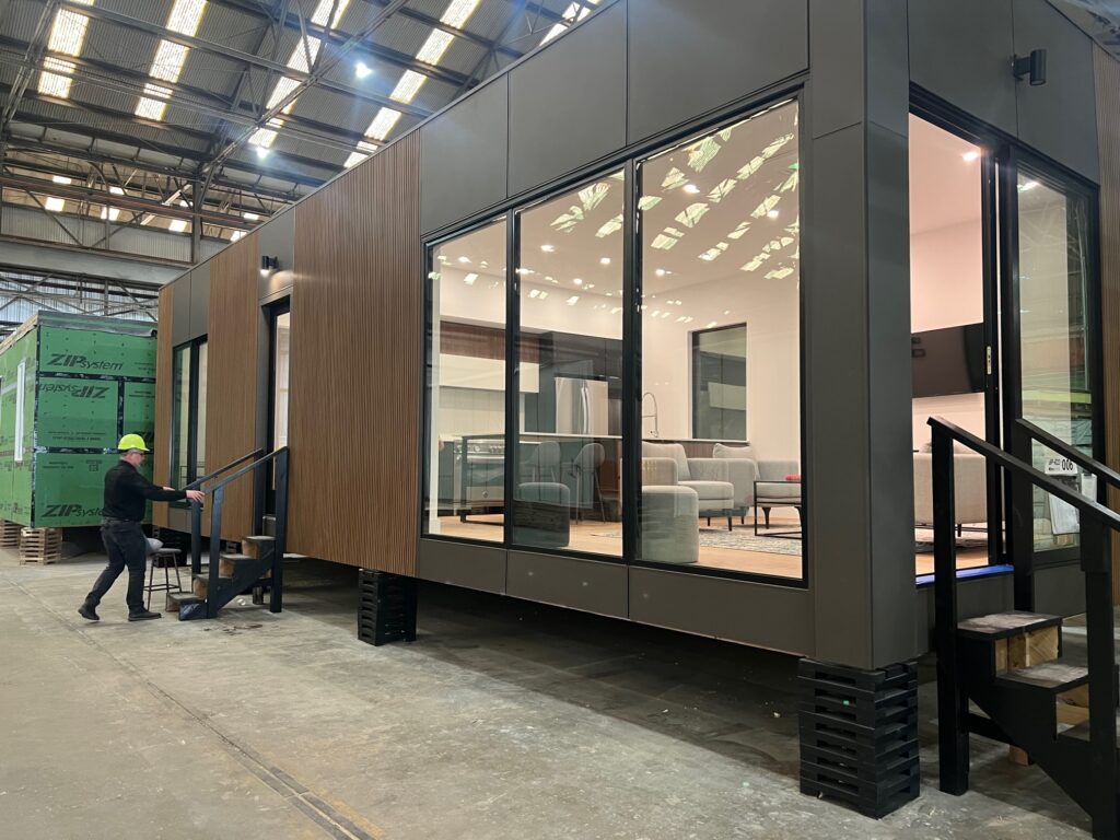 The Boxprefab precision built, environmentally friendly, and smartly
designed prefabricated one bedroom, one bath unit. 
