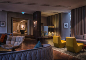 Dast Stue Bar View (Photo by Steve Herud)