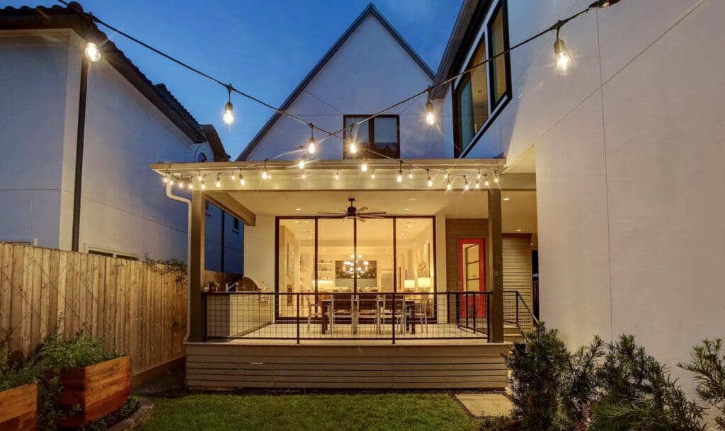 2Scale Architects dwelling in Montrose's Hyde Park neighborhood. (Photo by TK Studio)