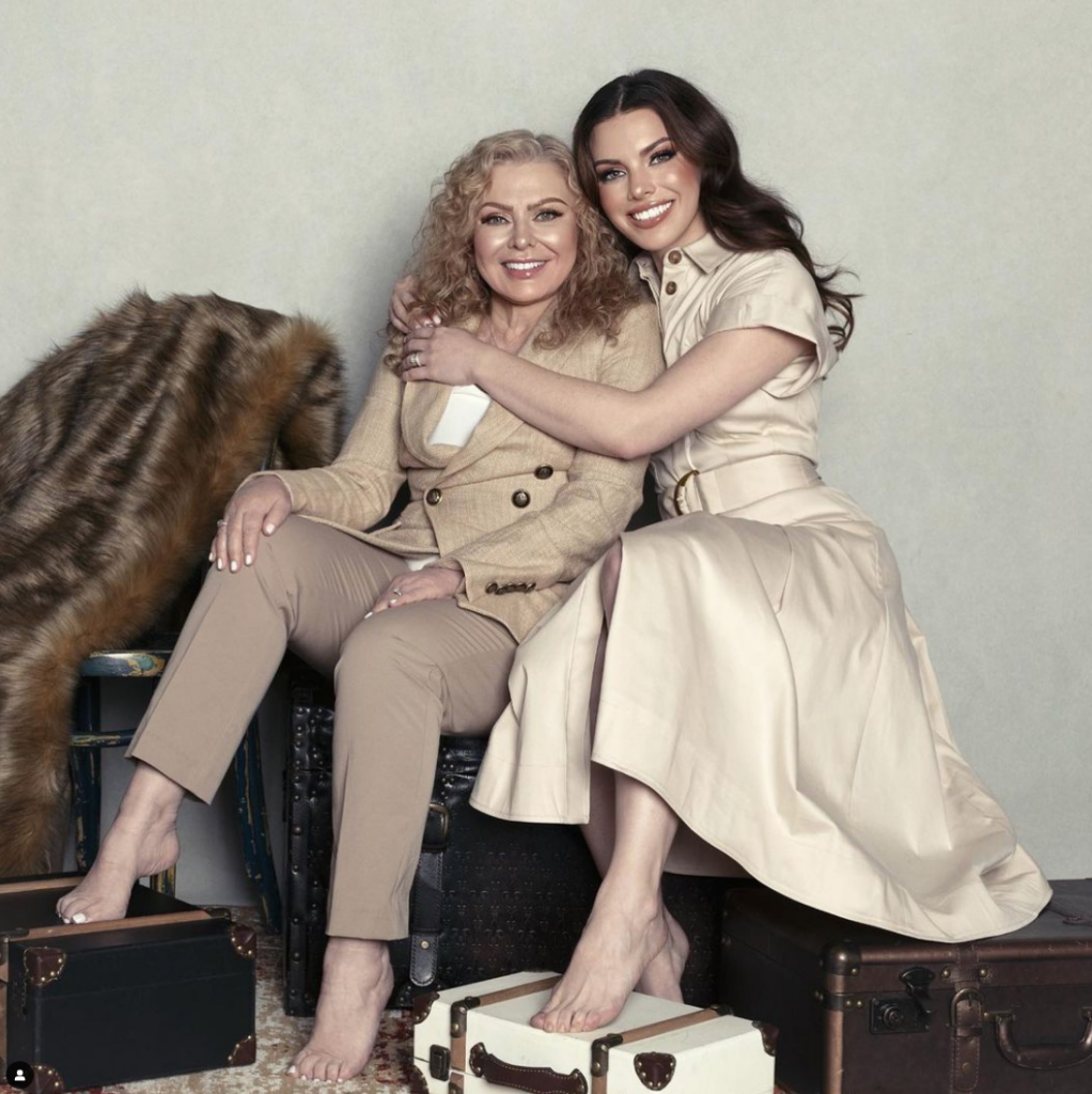 Westlake Dermatology's plastic and reconstructive surgeon Dr. Kristy Hamilton and her mother ar both disciples of the CO2,