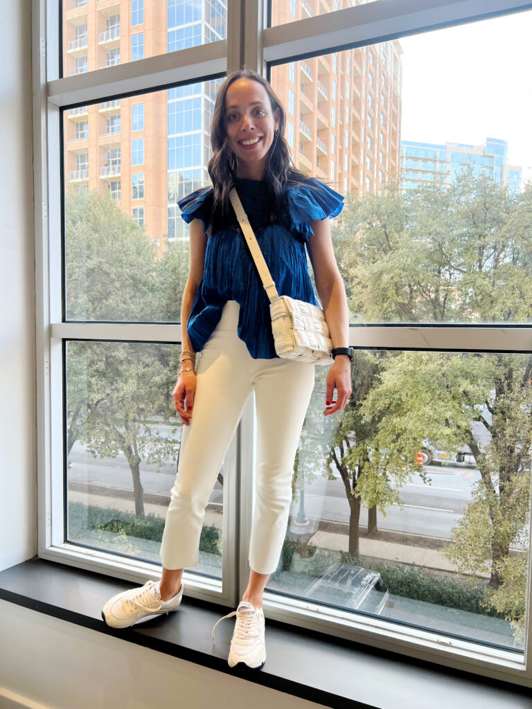 Running errands never looked so chic.