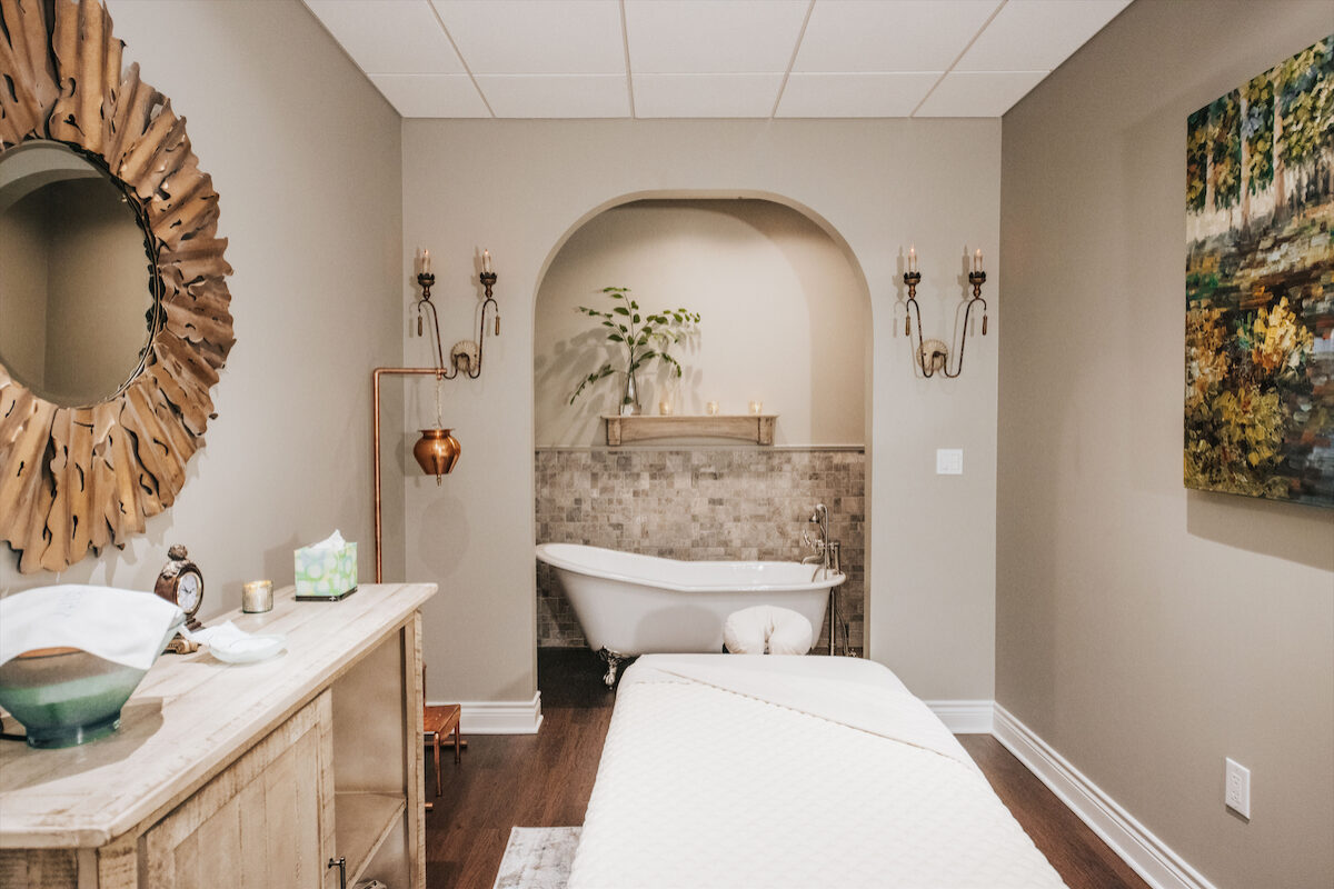 A Review of the Carefully Choreographed Four Hands Massage