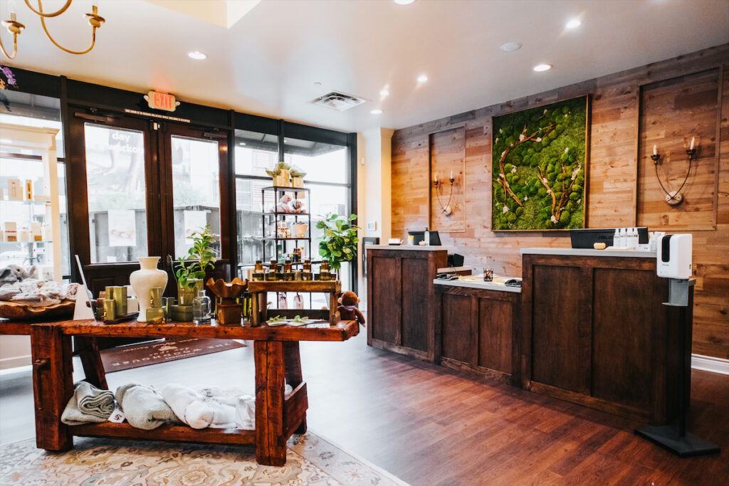 A Review of the Carefully Choreographed Four Hands Massage