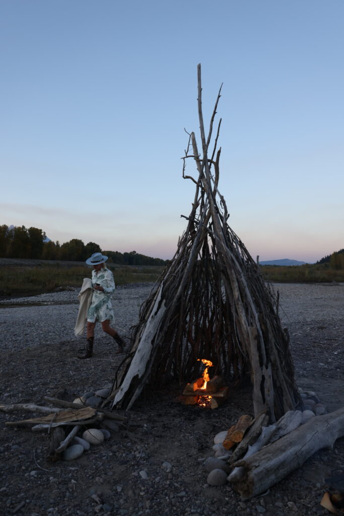 Nobody said bonfires have to be low-style. It was well worth it to tote out this 1960s pewter globe-shaped Hermès
ice bucket with antler-horn handle on top for the evening . . . it’s undoubtedly what Bond, James Bond, would do.