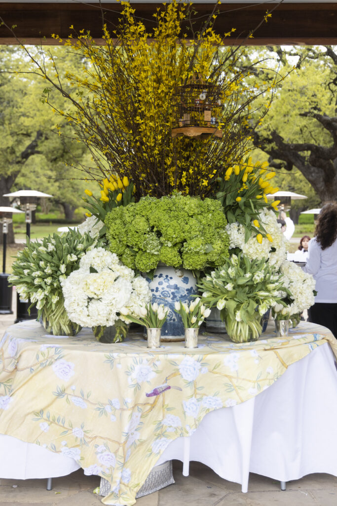 Gorgeous tablescape by Molly Moon Jones at the Fort Worth Garden Club Evening in the Garden. (Photo by Ellman Photography)
