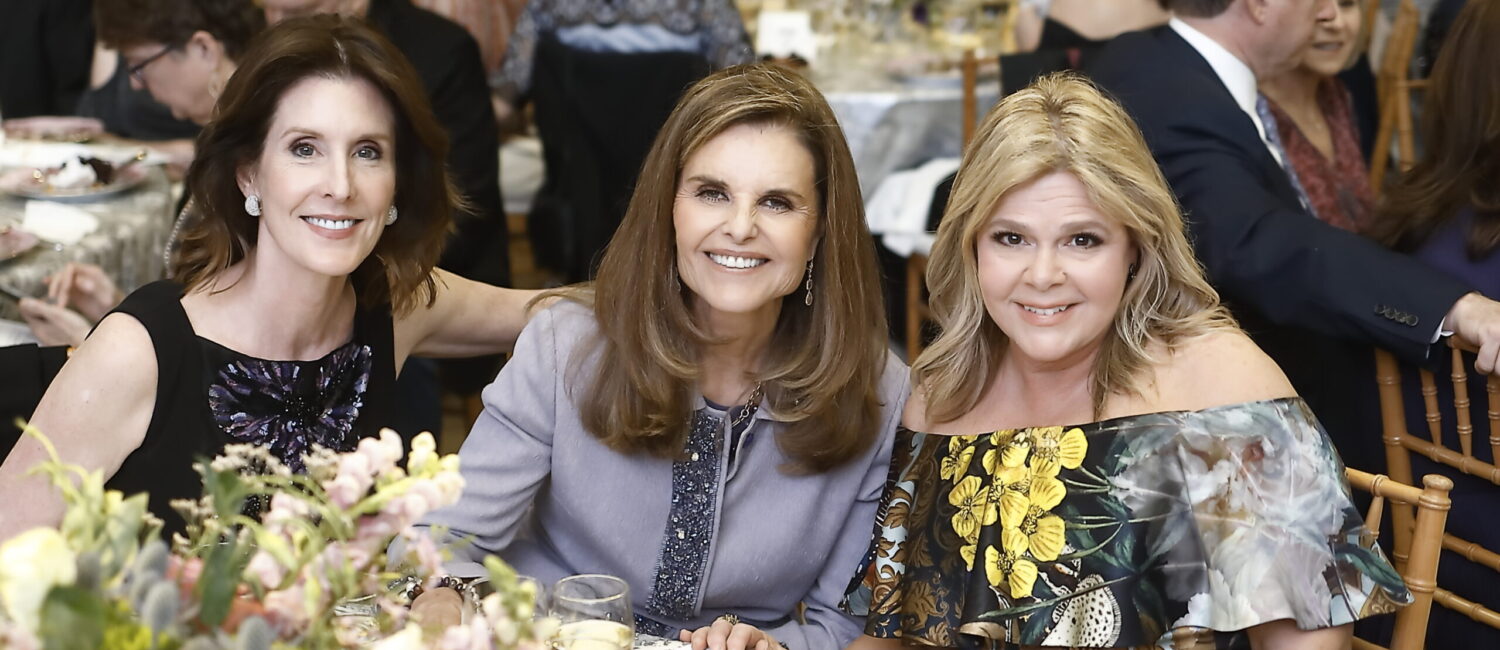 Alz Assoc Evening of Hope, Co-Chair Phoebe Tudor, Maria Shriver, Co-Chair Kelli Weinzierl (Photo by Quy Tran)