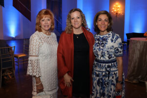 Bette Thomas, Cizik School of Nursing Dean Diane Santa Maria, DrPH, MSN, RN, UTHealth Houston Development Board Chair-Elect Maria Pappas (Photo by Priscilla Dickson) (Photo by Priscilla Dickson)