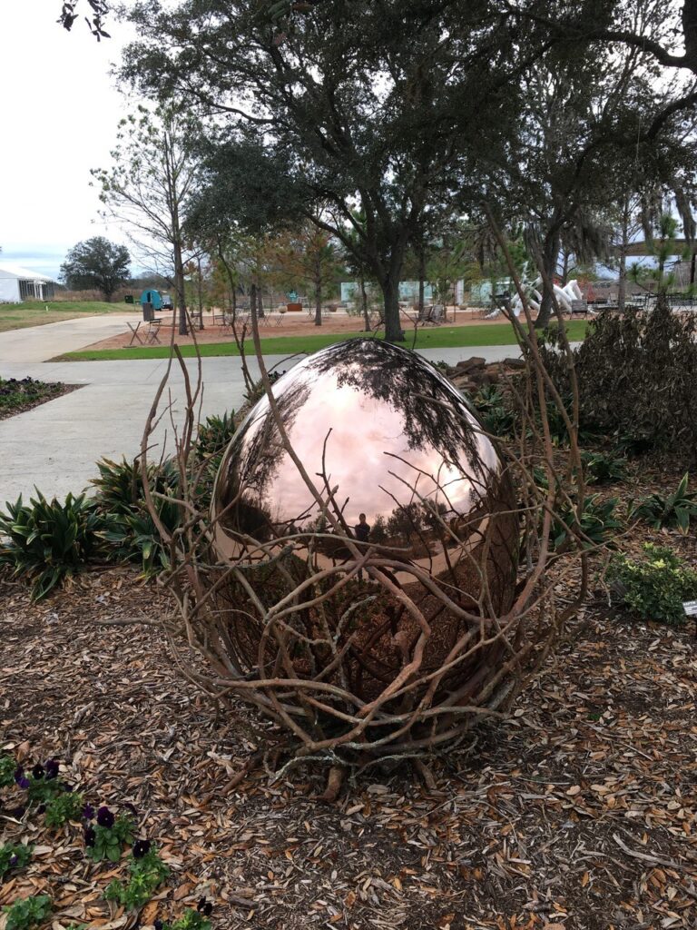 The eggs in "Eagle Nest" are made of hammered stainless steel. (Photo by Daisuke Shintani)