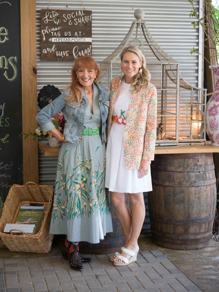 Gracie Cavnar, Virginia McMullen at the Recipe for Success Fashion in the Fields fundraiser. (Photo by Daniel Ortiz)