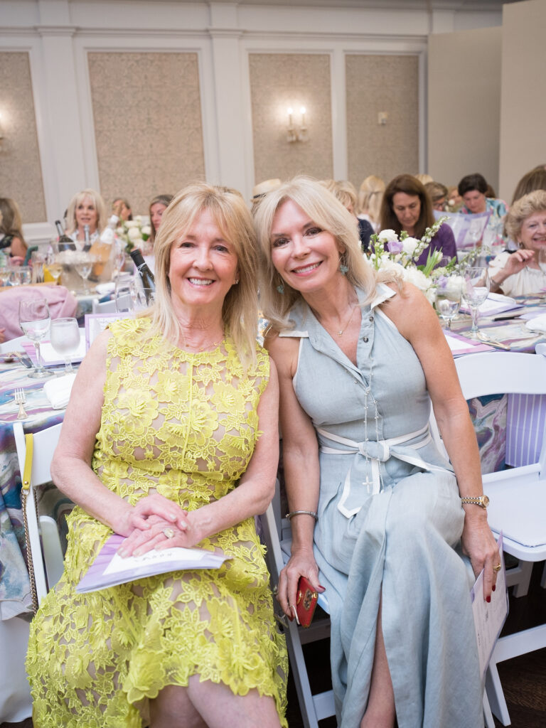 Mary Eads, Cheryl Boblitt at the River Oaks Country Club tennis tournament luncheon. (Photo by Daniel Ortiz)