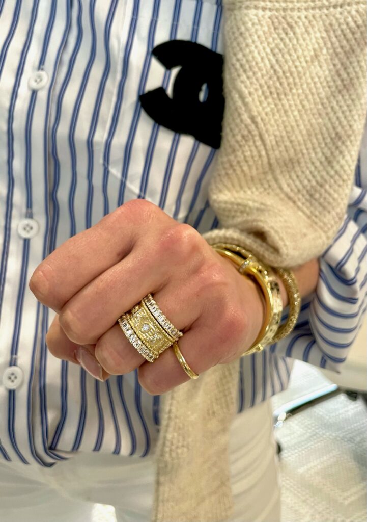 There's no better way to tell your family's story than with a full customizable Cigar Band from Milliard