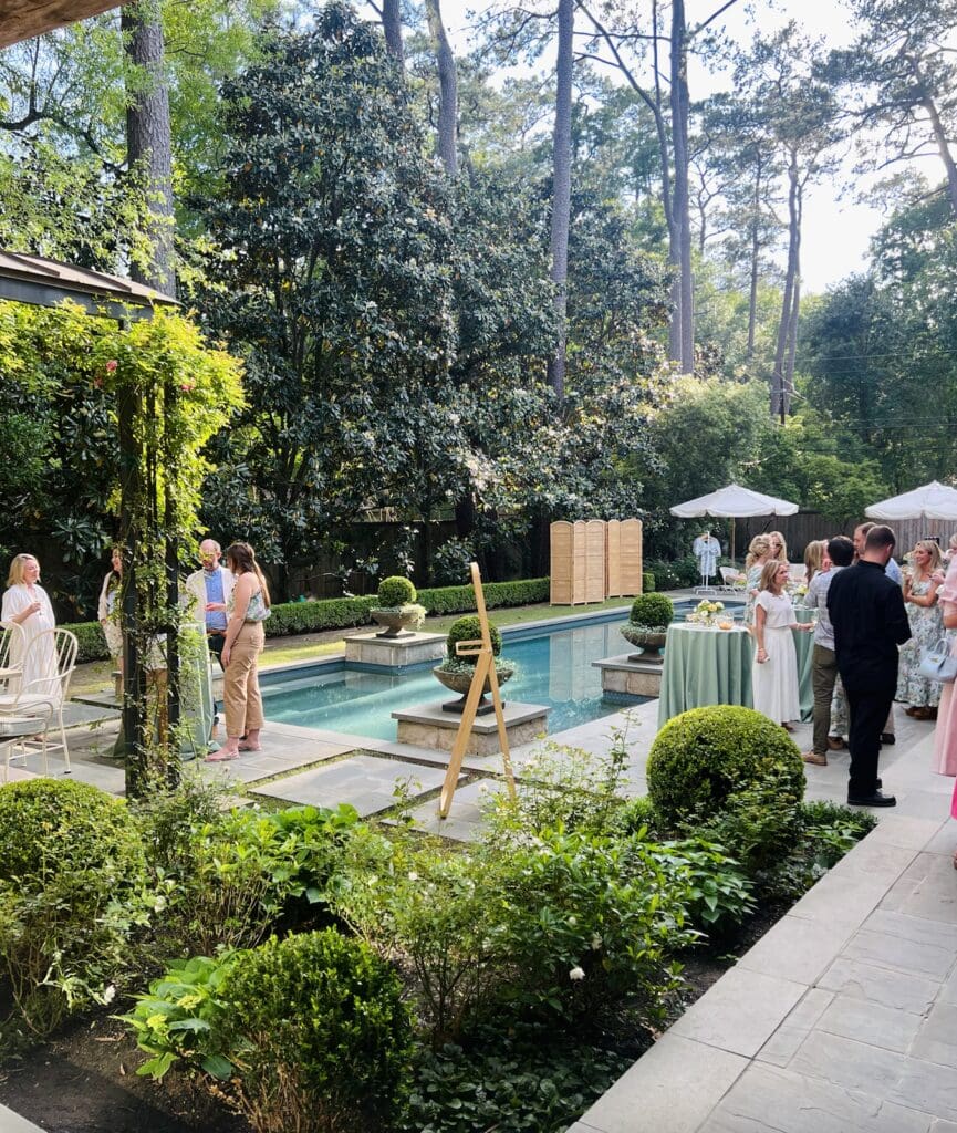 The Zorich residence perfectly set the tone for the chic soirée debuting The Avenue's new clothing line.
(Photo by Mia Bonner)