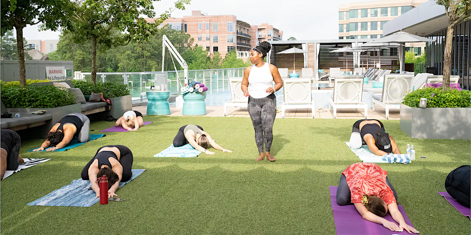 rooftop yoga TW
