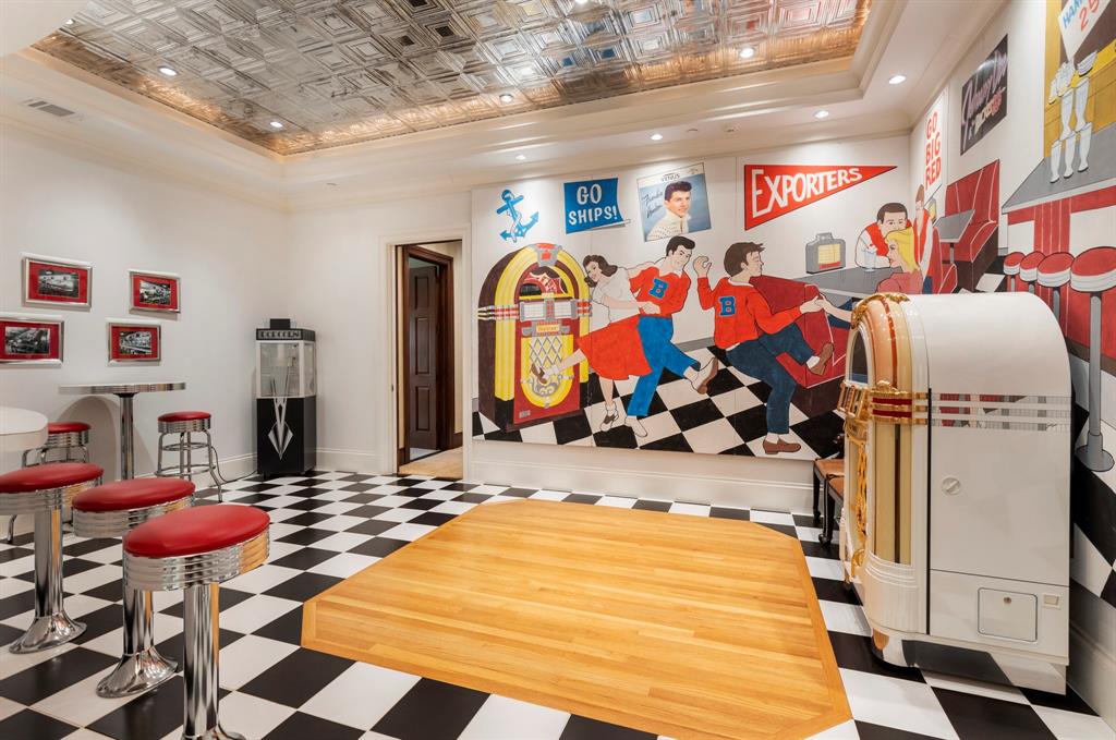 The 50s-inspired bar and diner is just one of 88 W Grand Regency's memorable features.