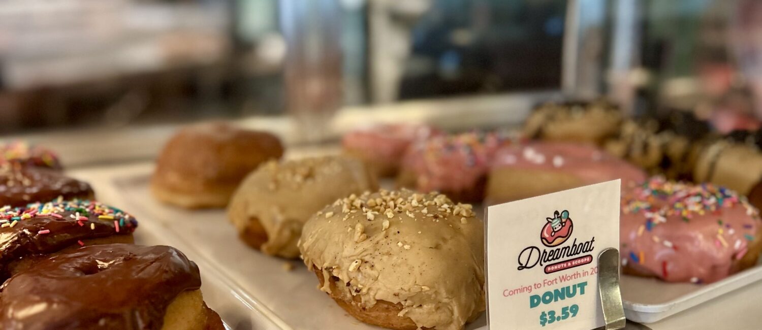 The case inside Dreamboat Donuts & Scoops is filled with yeasty and cake style donuts. (Photo by Noah Stephenson)