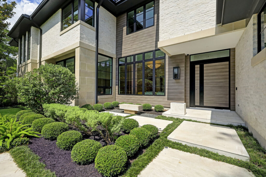 Entry to 410 Coachman Street in Bunker Hill (Photo by TK Images)
