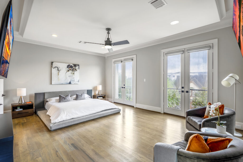 The primary bedroom in the Galleria area townhome where former Houston Rocket Garrison Mathews used to live. (Photo by Turnkey Visuals)