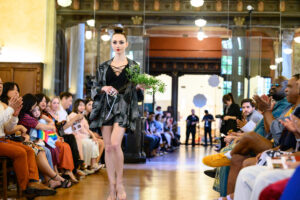 Kimono Zulu Runway – Gray Black Kimono (Photo by Ken Jones)