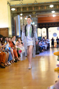 Kimono Zulu Runway – Gray Kimono (Photo by Ken Jones)