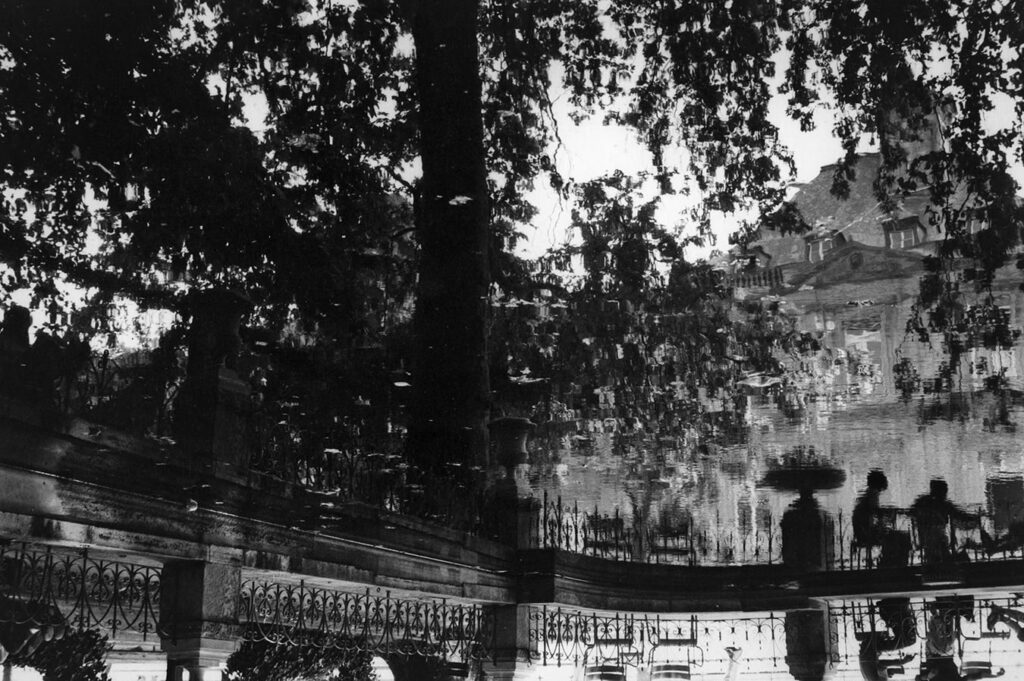 Ming Smith's "Luxembourg Gardens (Paris)," 1974. (Courtesy Barbara Davis Gallery)