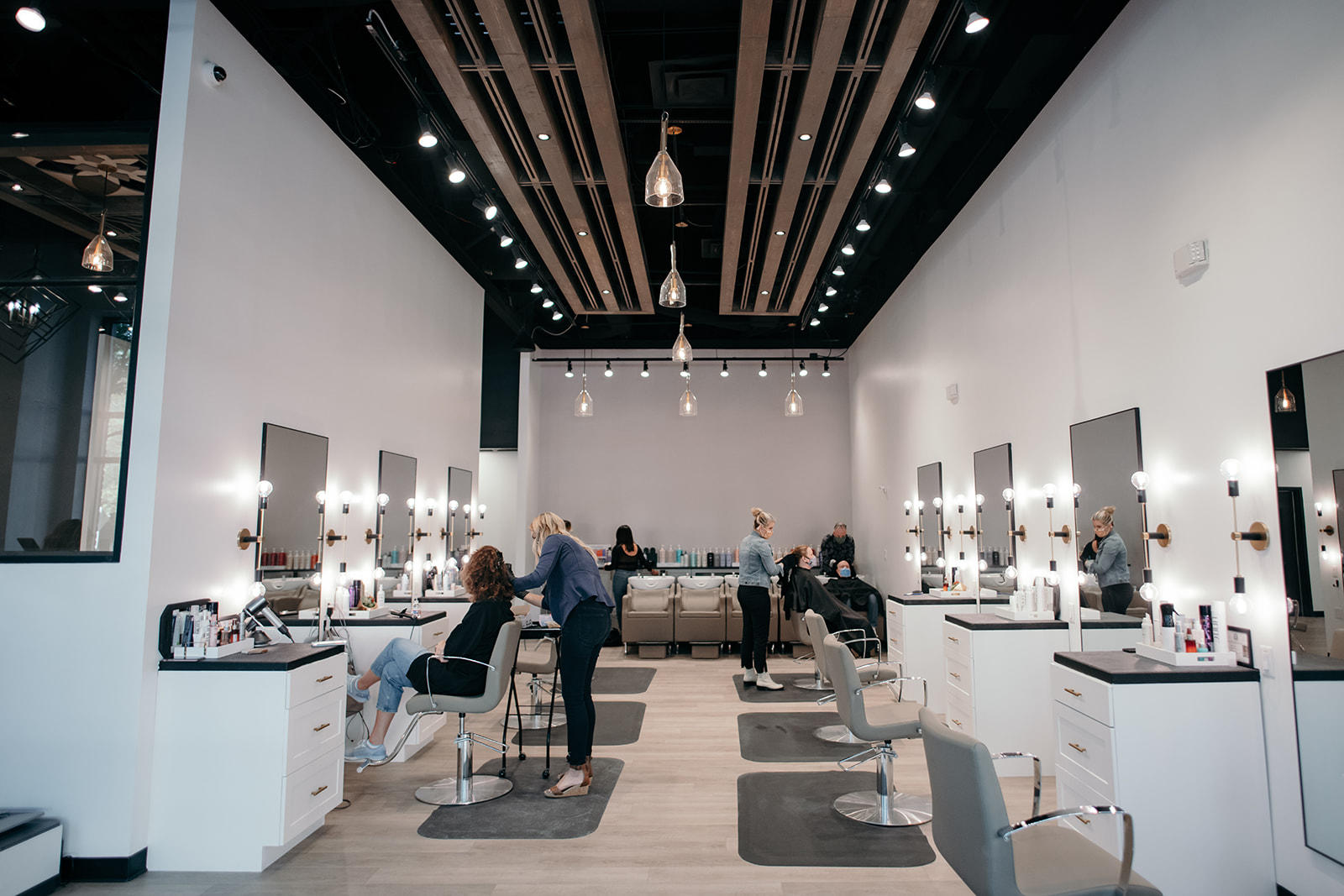 Parlor In The Woods – Waterway Avenue, The Woodlands