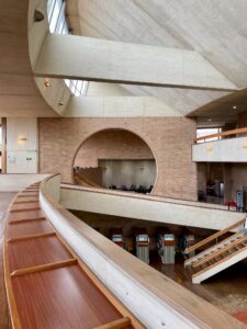 The primary reading room of Biblioteca P｣blica Virgilio Barco. (2) (Photo by Cole Von Feldt)