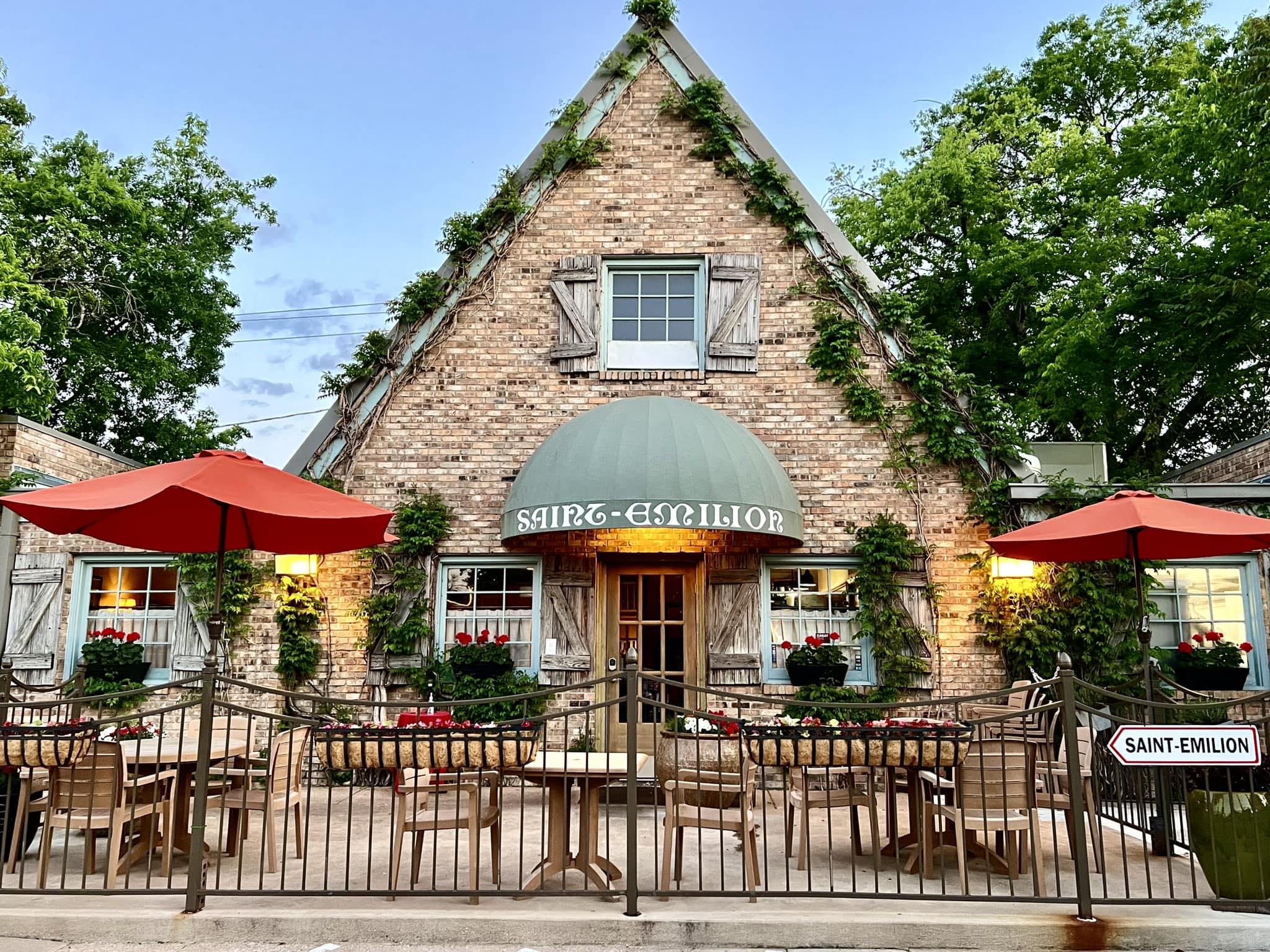Saint-Emilion Restaurant is still like a trip to the French countryside without leaving Fort Worth.
