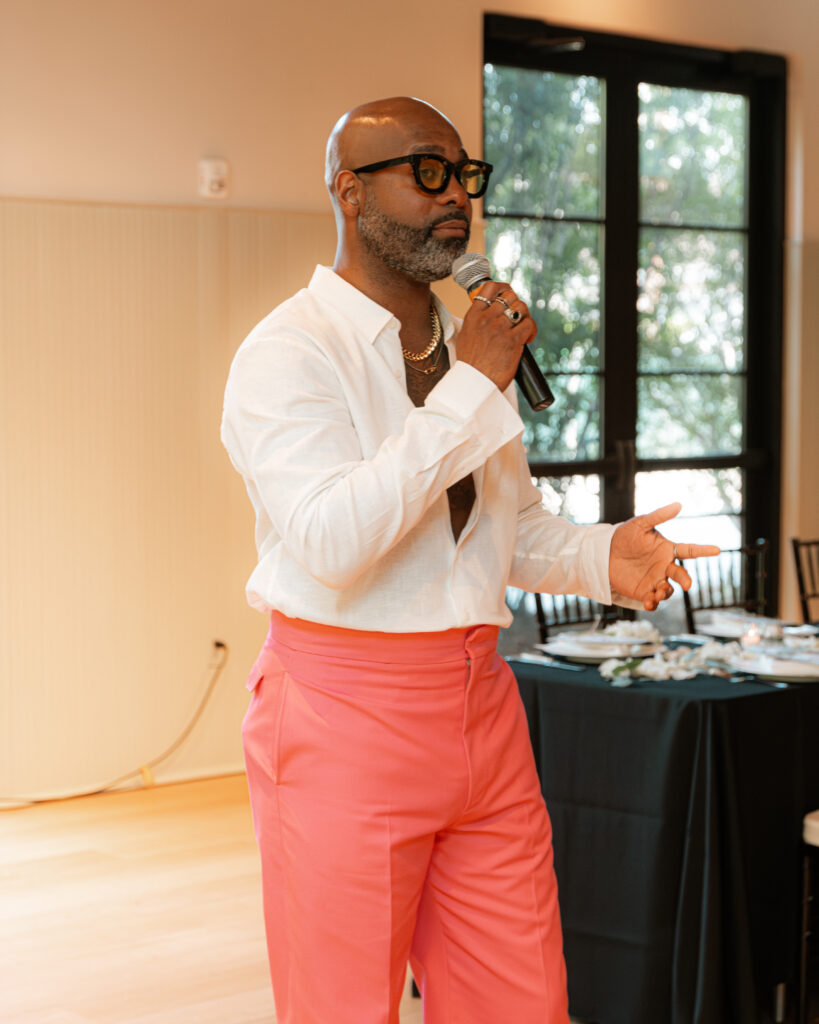 Kevin Barnett addresses the crowd at the Knight's Table cocktail reception. (Photo by William Issac)
