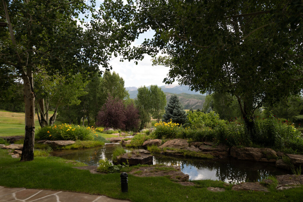 A beautiful view in Aspen gardens enjoyed during the Memorial Hermann Foundation friend-raising events in Aspen. (Photo by Daniel Ortiz)
