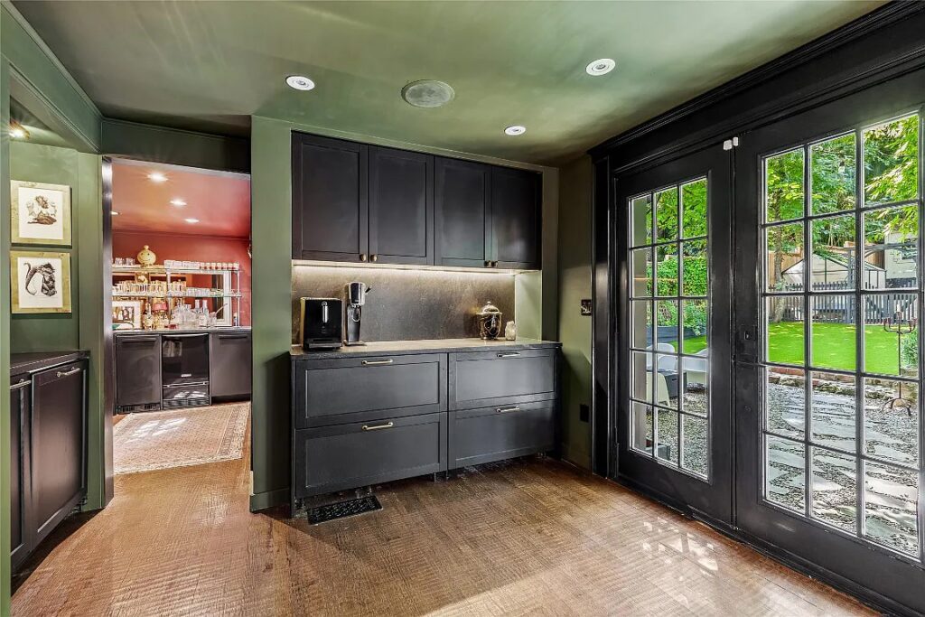 A cozy place to brew your coffee.