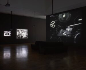 11_William Kentridge, 7 Fragments for Georges Méliès, installation view, 2003