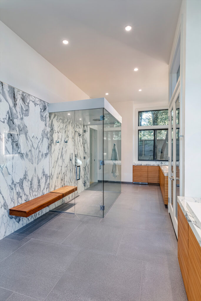 A home in the Bent Trail neighborhood of Dallas by Marc McCollom Architects (photo by Charles Davis Smith)