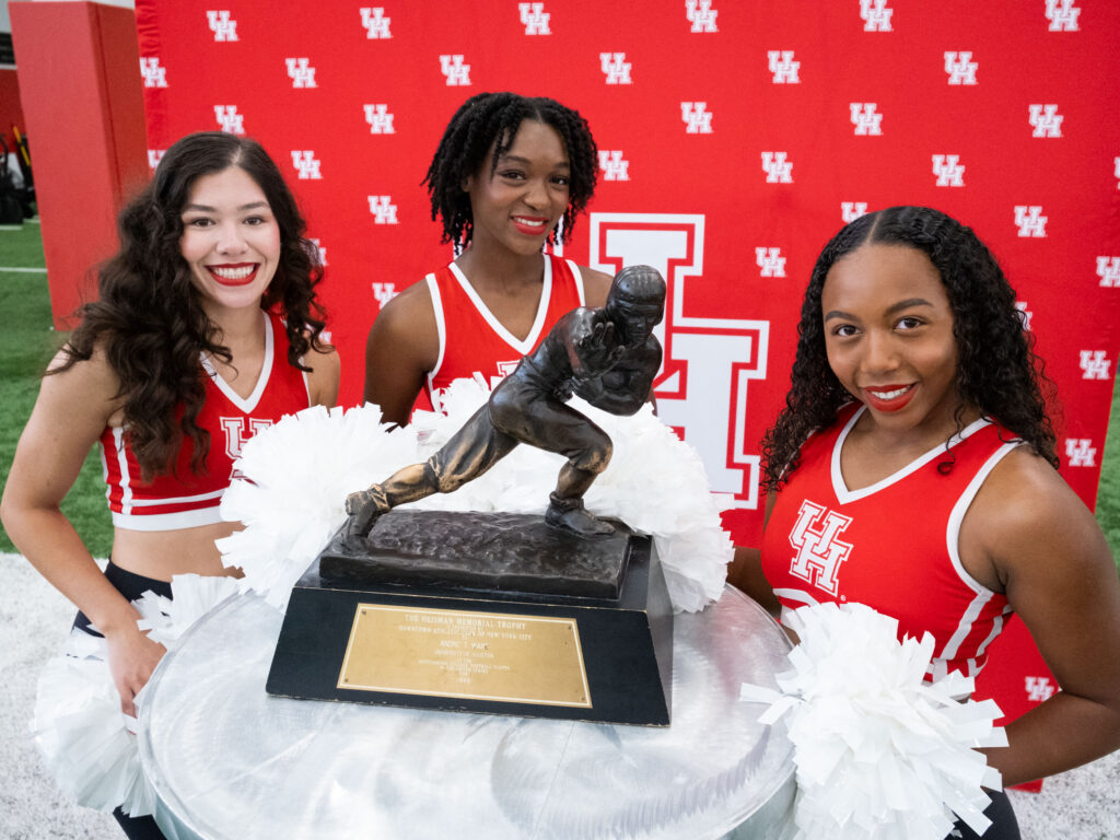 UH cheerleaders are part of the excitement on campus. (Photo by F. Carter Smith) 