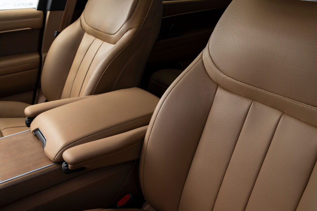 As a bonus, the LWB now accommodates Range Rover’s first-ever third-row seating. Managing that new balance of weight is a rear suspension comprised of a true five-link setup. (Courtesy Land Rover)