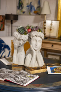 Sari Moore Details(1) (Photo by Aaron Dougherty)