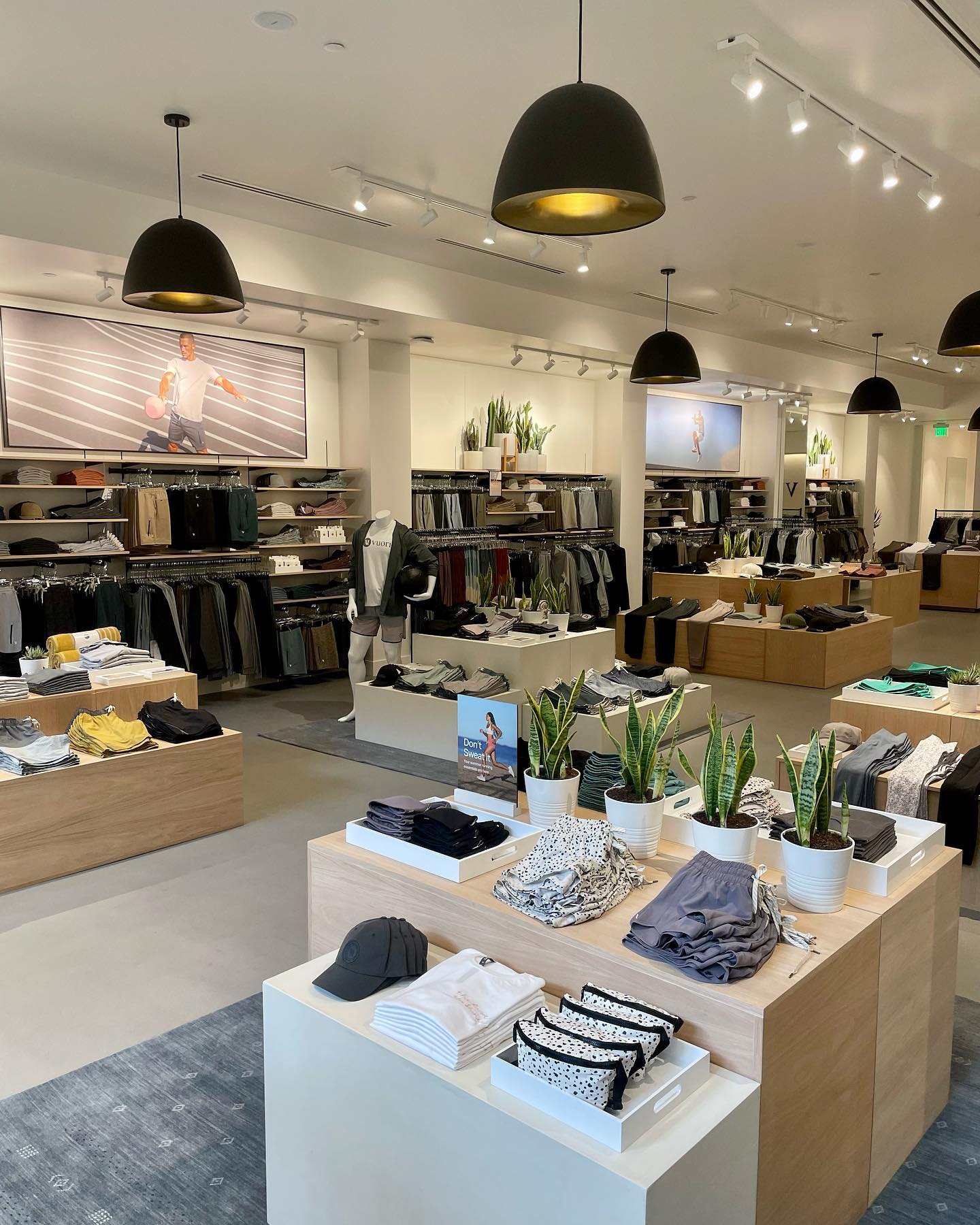 Vuori – The setup inside one of Vuori’s athletic chic storefronts.