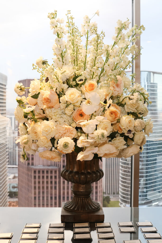 Florals by The Events Company at the Lynn & Oscar Wyatt birthday/wedding anniversary celebration at the Houston Petroleum Club. (Photo by Priscilla  Dickson)